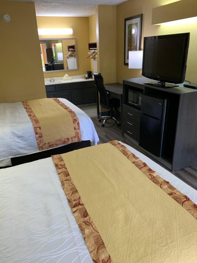 Hotel Baymont By Wyndham Selma Extérieur photo
