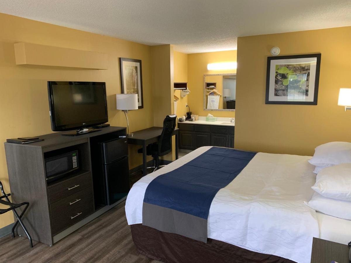 Hotel Baymont By Wyndham Selma Extérieur photo