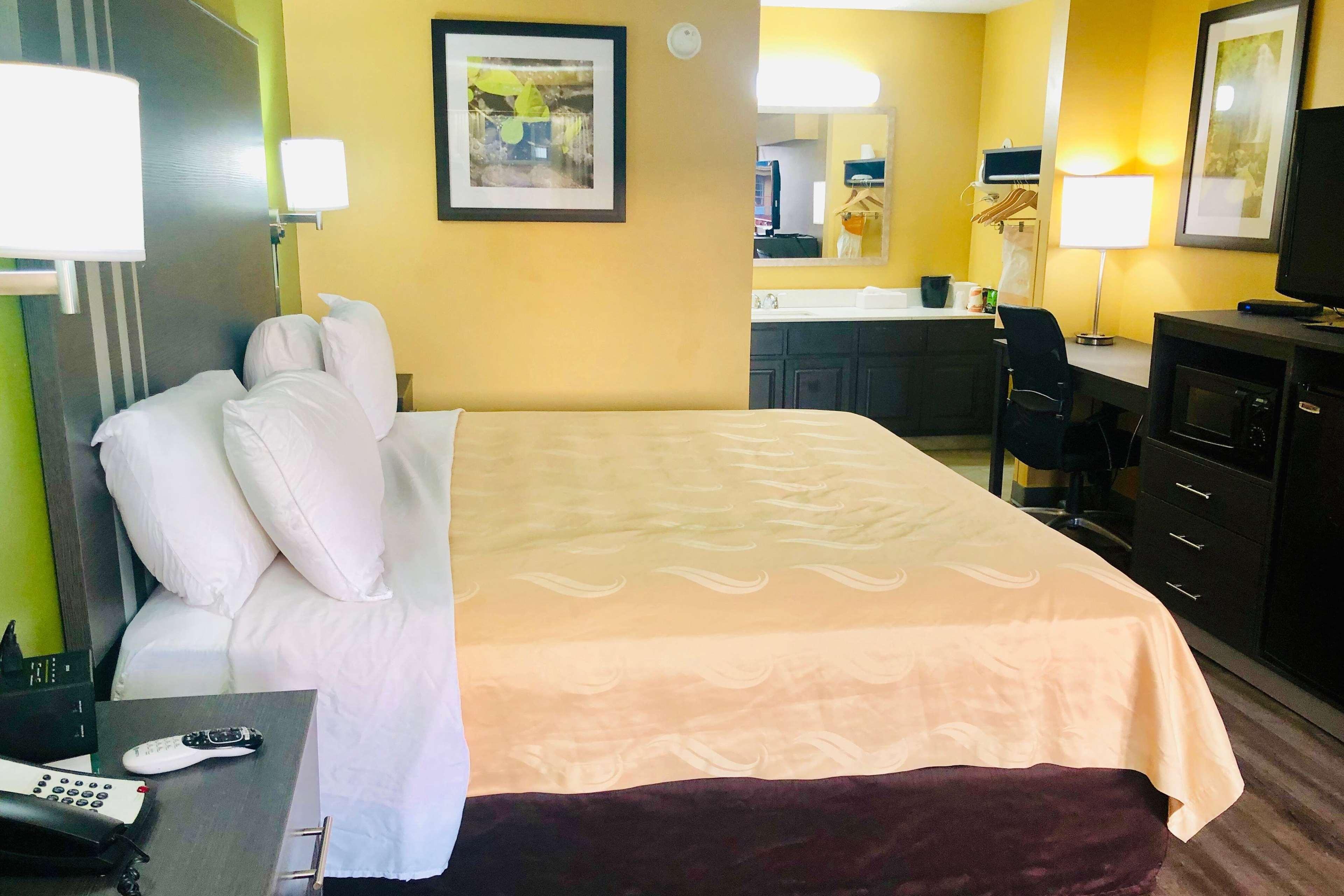 Hotel Baymont By Wyndham Selma Extérieur photo