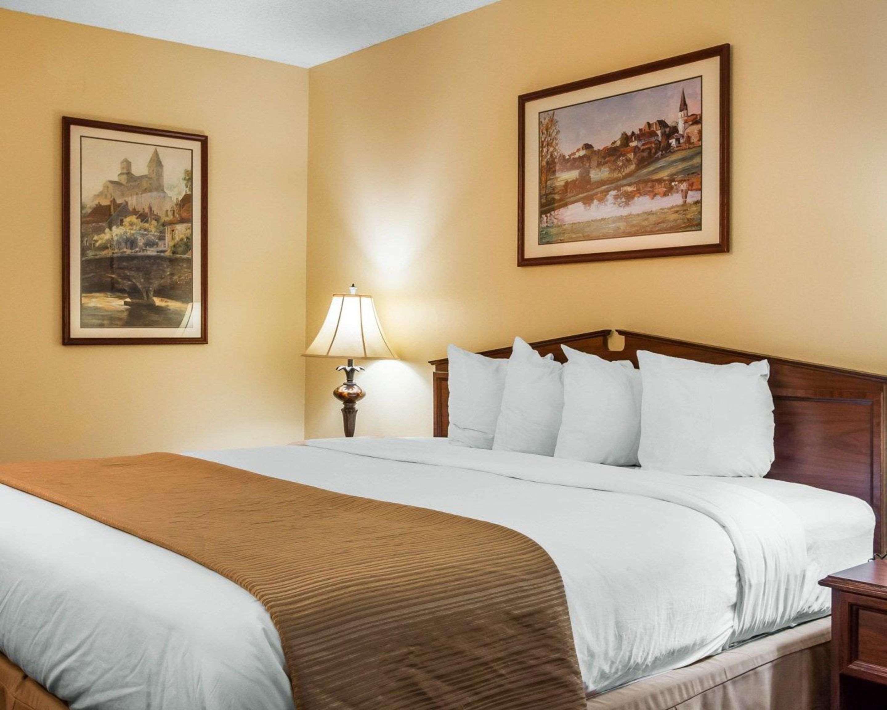 Hotel Baymont By Wyndham Selma Extérieur photo
