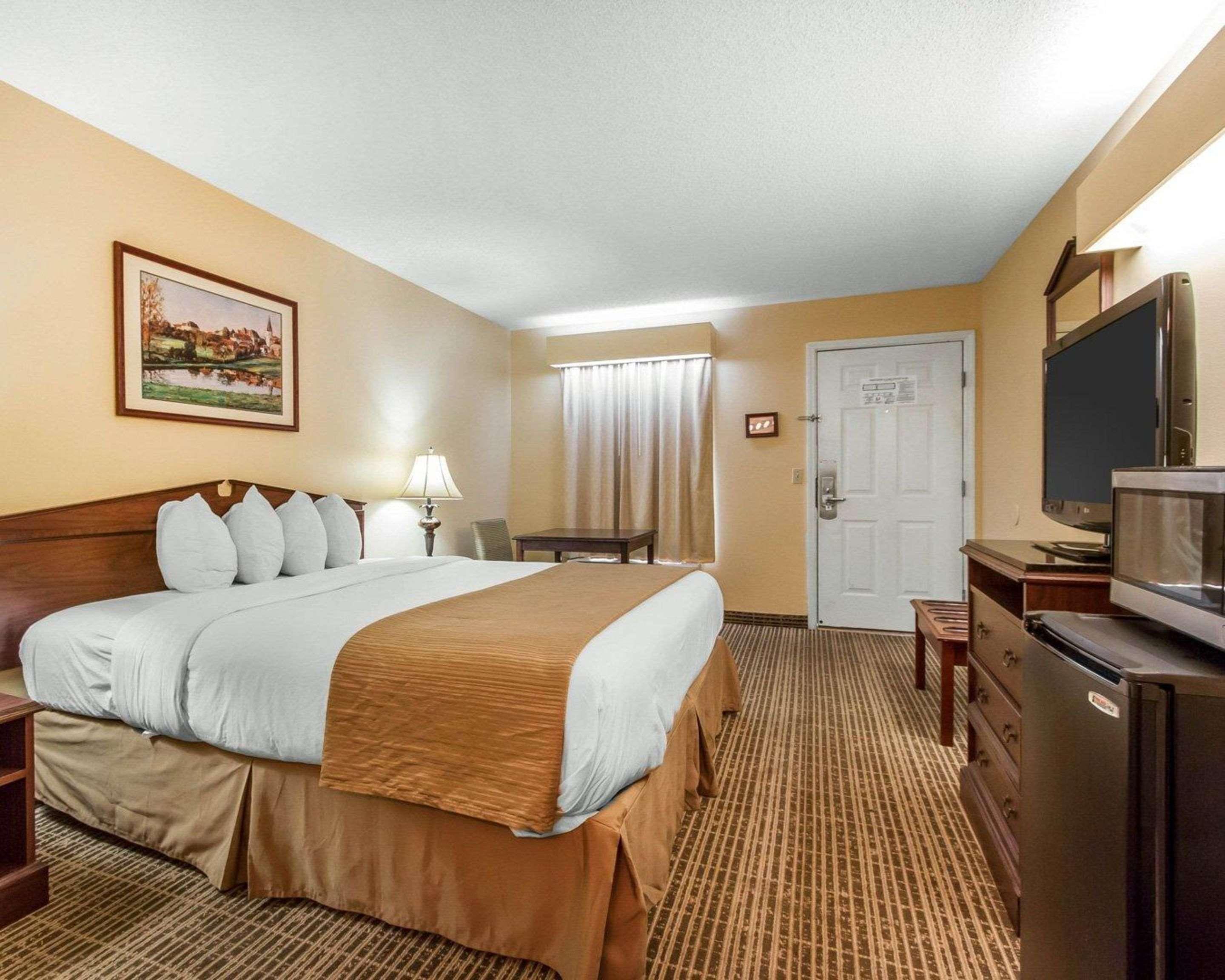 Hotel Baymont By Wyndham Selma Extérieur photo