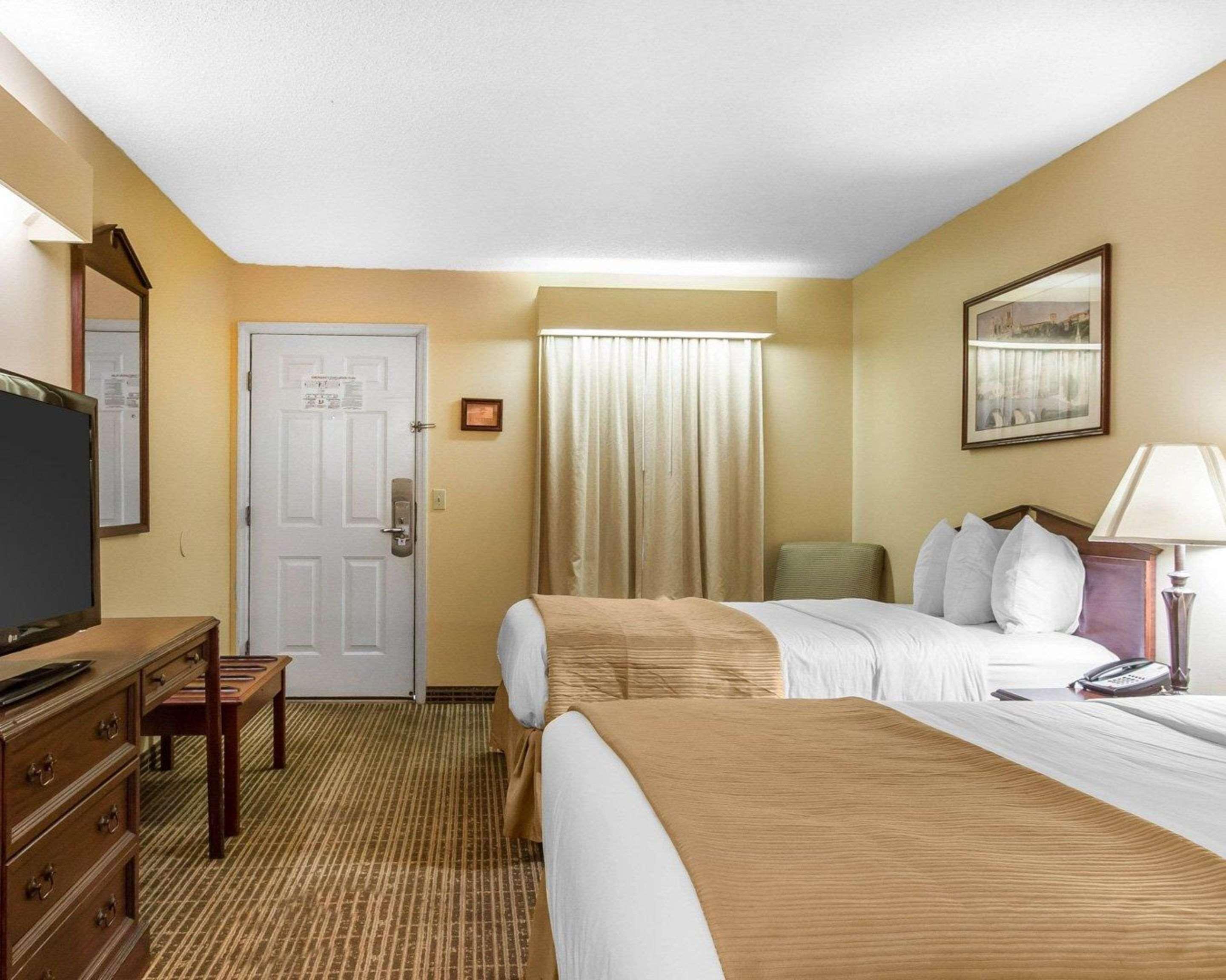 Hotel Baymont By Wyndham Selma Extérieur photo