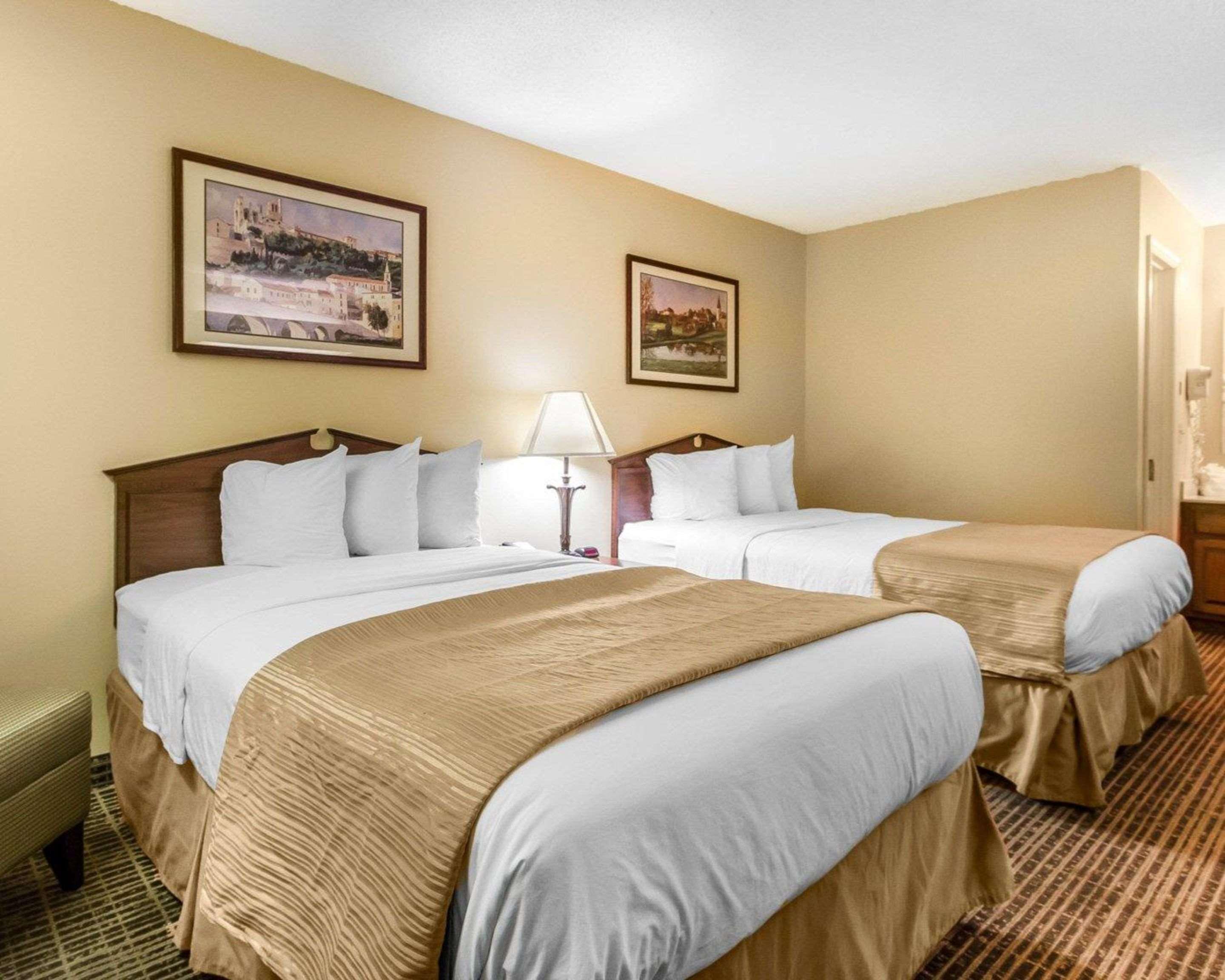 Hotel Baymont By Wyndham Selma Extérieur photo