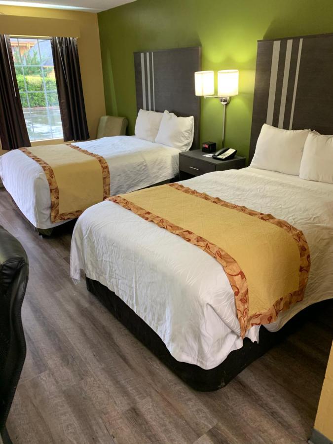 Hotel Baymont By Wyndham Selma Extérieur photo
