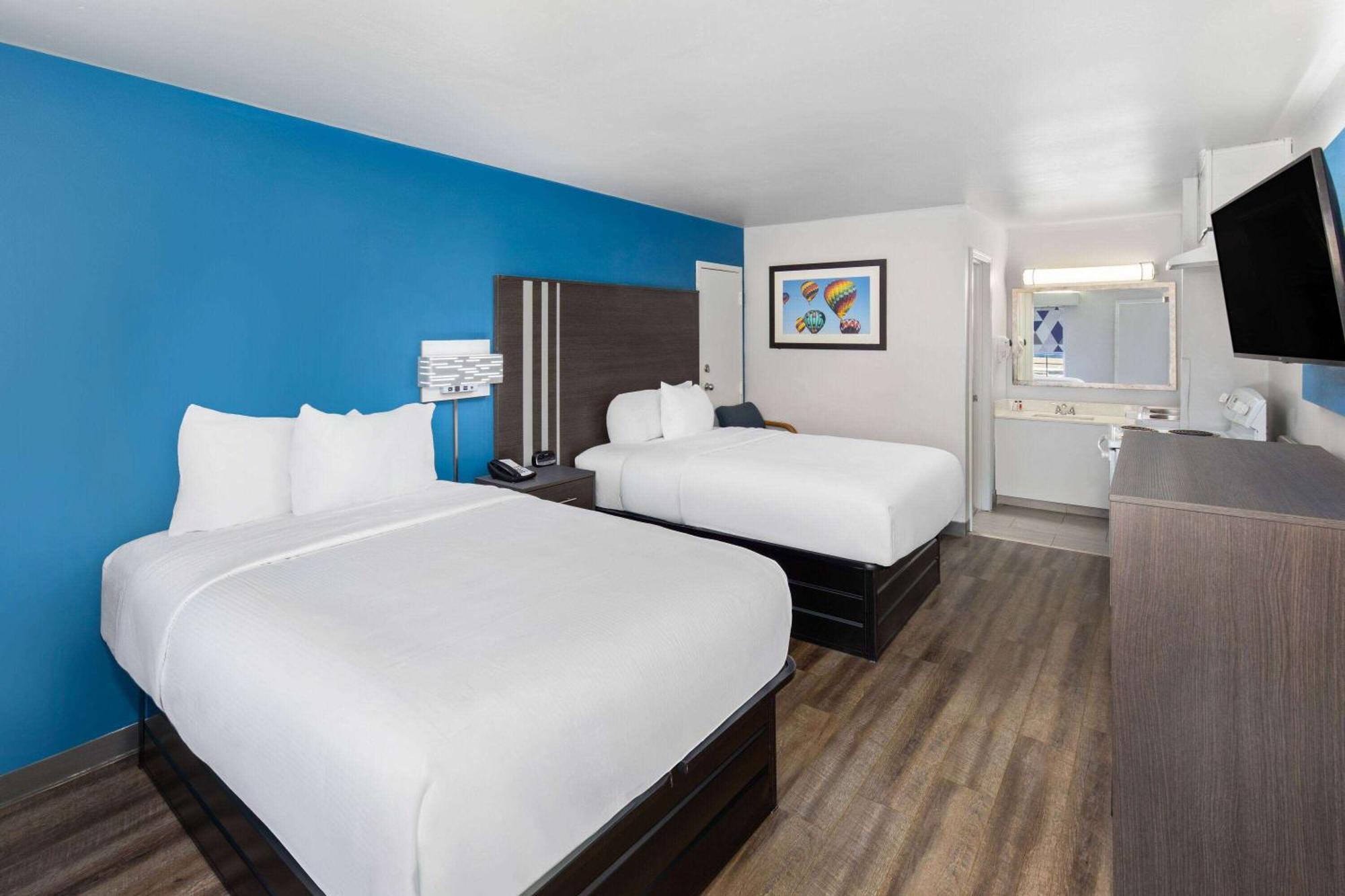 Hotel Baymont By Wyndham Selma Extérieur photo