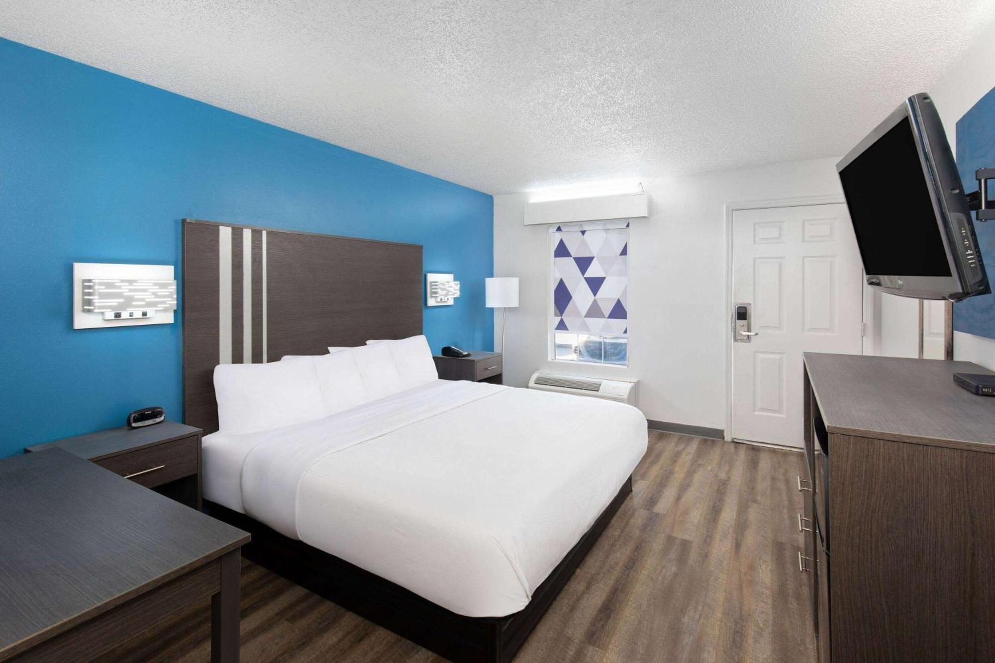 Hotel Baymont By Wyndham Selma Extérieur photo