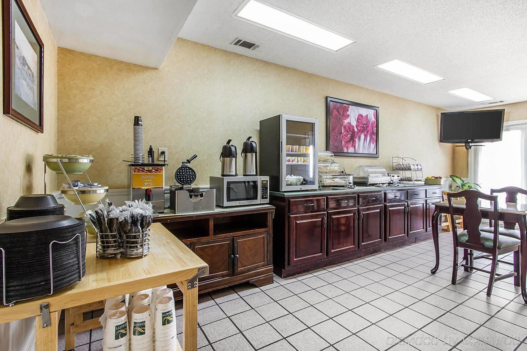 Hotel Baymont By Wyndham Selma Extérieur photo